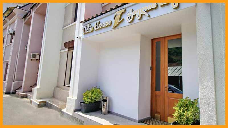 best-hotels-in-georgia-tiflis-house-hotel