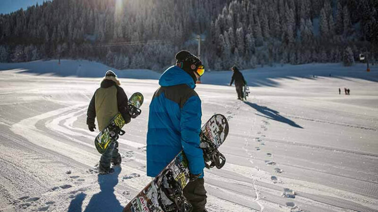 10 Essential Snowboarding Tips for Beginners