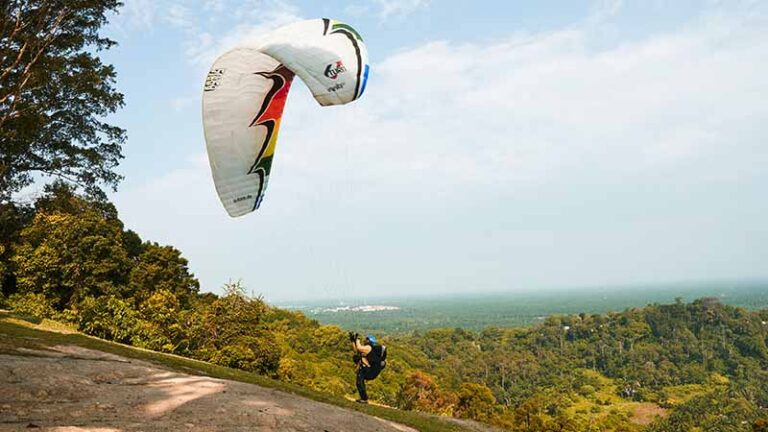 What is Paragliding? The Definitive Guide