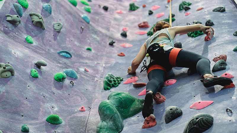 how-dangerous-is-indoor-rock-climbing